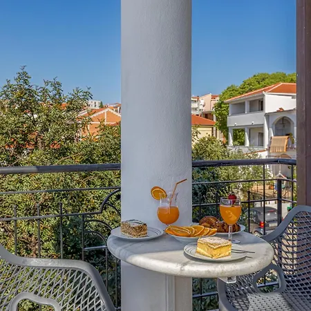 Apartment Mihaela *