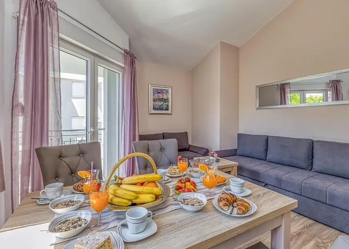 Mihaela * Трогір