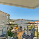 Mihaela Apartment *