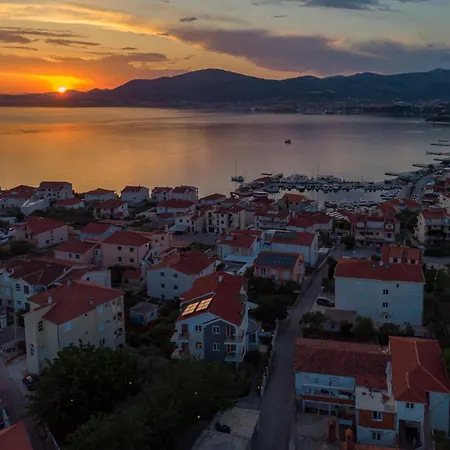 Mihaela * Трогір