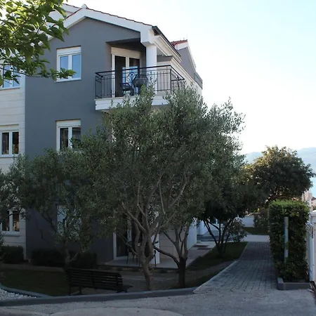 Apartmán Mihaela *